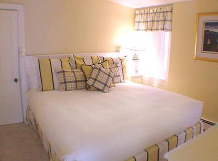 Clarkeston Inn Newport Room photo